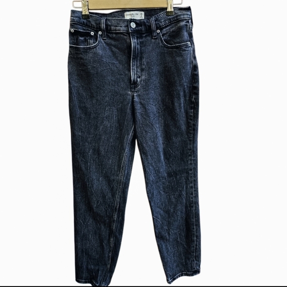 Abercrombie & Fitch High-Rise Black Wash Mom Jeans - Picture 2 of 4